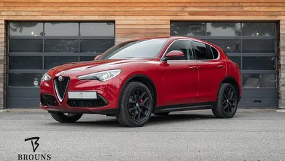 Rood Gebruikt 2017 Alfa Romeo Stelvio Competizione SUV | € 23.950 (Eerlijke prijs)