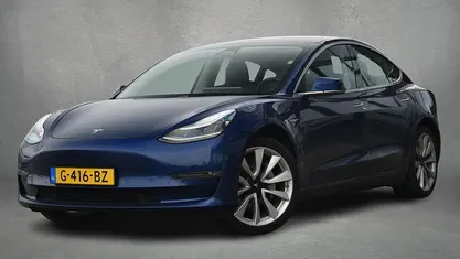 Blauw (metallic) Gebruikt 2019 Tesla Model 3 Standard Range Sedan | € 19.950 (Goede deal)