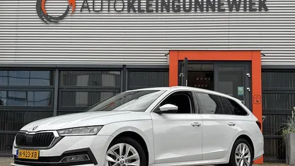 Wit Occasion 2022 Skoda Octavia Business Line Stationwagen | € 18.850 (Eerlijke prijs)