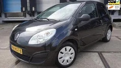 Zwart Gebruikt 2008 Renault Twingo Authentique Hatchback | € 2.295 (Eerlijke prijs)