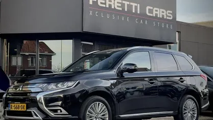 Gebruikt 2020 Mitsubishi Outlander Instyle SUV | € 22.900 (Eerlijke prijs)