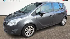 Grijs, metallic lak Gebruikt 2013 Opel Meriva Color Edition MPV | € 5.948 (Eerlijke prijs)