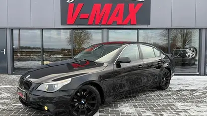 Zwart (metallic) Gebruikt 2004 BMW 520 Executive Sedan | € 4.999 (Eerlijke prijs)