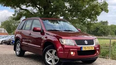 Rood Gebruikt 2007 Suzuki Grand Vitara Exclusive SUV | € 8.975 (Eerlijke prijs)