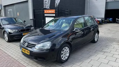 Occasion VW Golf IV Comfortline 116 PK (85 kW) 2004 Zwart, metallic lak Hatchback