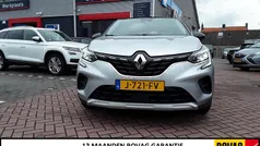 Grijs, metallic lak Gebruikt 2020 Renault Captur Zen SUV | € 15.450 (Eerlijke prijs)