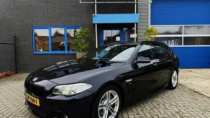 Zwart Occasion 2016 BMW 520 M Sport Stationwagen | € 17.445 (Eerlijke prijs)