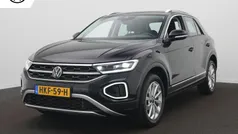 Zwart Gebruikt 2024 VW T-Roc Style SUV | € 33.995 (Eerlijke prijs)