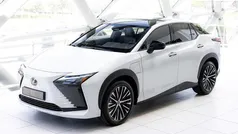 Sonic white metallic (wit metallic) Gebruikt 2023 Lexus RZ 450e Executive Line SUV | € 52.945 (Eerlijke prijs)