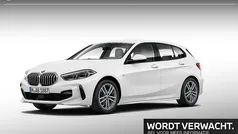 Gebruikt 2022 BMW 118 Shadowline Hatchback | € 27.900 (Eerlijke prijs)