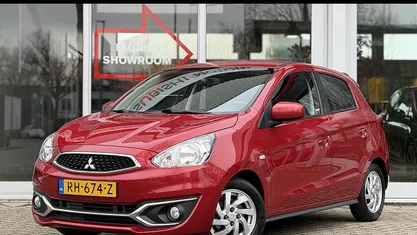 Rood Gebruikt 2017 Mitsubishi Space Star Intense Hatchback | € 9.445 (Eerlijke prijs)