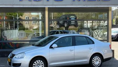 Occasion VW Jetta Trendline 123 PK (90 kW) 2009 Grijs Sedan