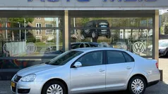 Grijs Gebruikt 2009 VW Jetta Trendline Sedan | € 2.995 (Eerlijke prijs)