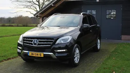Zwart Gebruikt 2015 Mercedes ML350 SUV | € 19.900 (Goede deal)