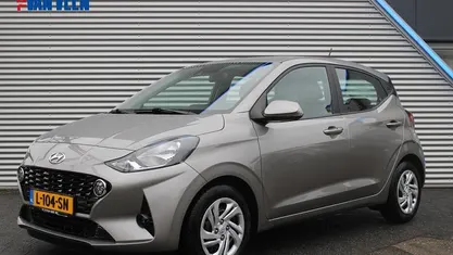 Grijs Occasion 2021 Hyundai i10 Comfort Hatchback | € 14.190 (Eerlijke prijs)
