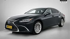 Gebruikt 2019 Lexus ES300H President Line Sedan | € 44.945 (Eerlijke prijs)