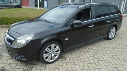 Zwart Gebruikt 2007 Opel Vectra Excellence Stationwagen | € 2.499 (Eerlijke prijs)