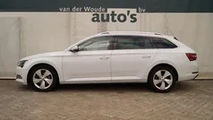 Gebruikt 2018 Skoda Superb Ambition Stationwagen | € 13.900 (Eerlijke prijs)