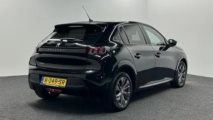 Occasion Peugeot e-208 Active 100 kW (136 PK) 2022 Zwart Hatchback