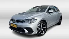 Grijs Gebruikt 2023 VW Polo Life Hatchback | € 19.950 (Eerlijke prijs)