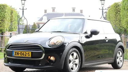Zwart Gebruikt 2019 Mini Cooper Salt Hatchback | € 14.695 (Goede deal)