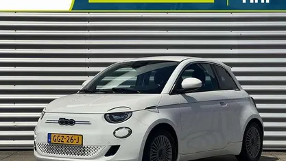 Gebruikt 2024 Fiat 500e Urban Hatchback | € 23.350 (Eerlijke prijs)