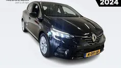 Gebruikt 2021 Renault Clio V Intens Hatchback | € 13.995 (Eerlijke prijs)