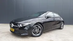 Zwart Gebruikt 2019 Mercedes A180 Premium Hatchback | € 18.900 (Goede deal)