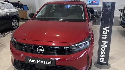 Rood Nieuw 2025 Opel Corsa Edition Hatchback | € 21.995 (Super prijs)