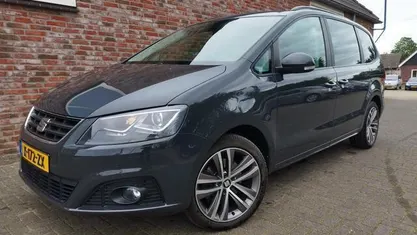 Grijs Gebruikt 2016 Seat Alhambra CONNECT MPV | € 25.950 (Eerlijke prijs)