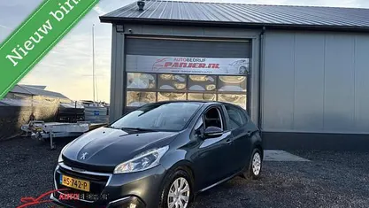 Grijs (metallic) Occasion 2015 Peugeot 208 Hatchback | € 6.450 (Eerlijke prijs)