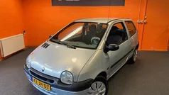 Gebruikt 2002 Renault Twingo Authentique Hatchback | € 975 (Eerlijke prijs)