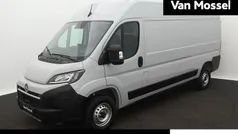 Grijs Nieuw 2025 Opel Movano Van | € 39.940 (Goede deal)