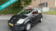 Zwart, metallic lak Gebruikt 2004 Citroën C2 Prestige Hatchback | € 799 (Goede deal)