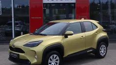 Goud, metallic lak Gebruikt 2023 Toyota Yaris Cross Active SUV | € 24.900 (Goede deal)