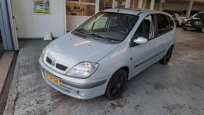 Occasion Renault Scénic Expression 107 PK (78 kW) 2003 Grijs MPV