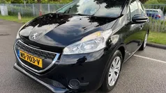 Zwart Gebruikt 2013 Peugeot 208 Hatchback | € 5.400 (Eerlijke prijs)