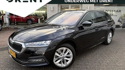 Zwart Occasion 2023 Skoda Octavia Business Line Stationwagen | € 21.995 (Eerlijke prijs)
