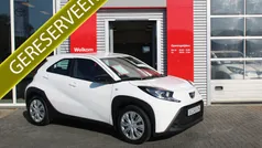 Wit Gebruikt 2023 Toyota Aygo Play Hatchback | € 17.400 (Eerlijke prijs)