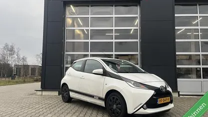 Occasion 2015 Toyota Aygo X-play Hatchback | € 6.350 (Eerlijke prijs)