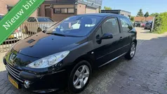 Zwart Gebruikt 2007 Peugeot 307 Premium Hatchback | € 1.249 (Eerlijke prijs)
