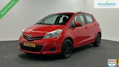 Rood, metallic lak Gebruikt 2012 Toyota Yaris Comfort Hatchback | € 5.750 (Eerlijke prijs)