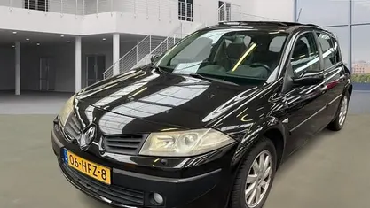 Zwart Gebruikt 2008 Renault Mégane III Hatchback | € 2.500 (Eerlijke prijs)