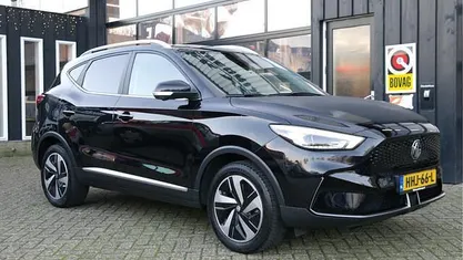 Zwart Occasion 2022 MG ZS Luxury SUV | € 20.999 (Goede deal)