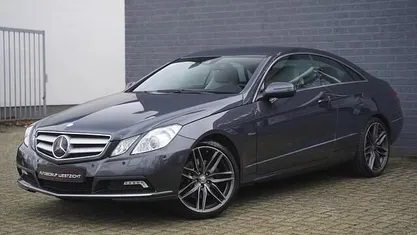 Grijs (metallic) Gebruikt 2010 Mercedes E350 Avantgarde Coupé | € 17.950 (Super prijs)