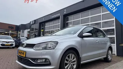 Grijs Occasion 2020 VW Polo Comfortline Hatchback | € 15.490 (Goede deal)