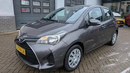 Occasion 2015 Toyota Yaris Hatchback | € 11.440 (Eerlijke prijs)