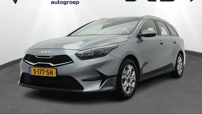 Grijs Gebruikt 2023 Kia Ceed Hatchback | € 20.450 (Eerlijke prijs)