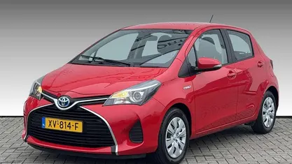 Occasion Toyota Yaris Hybrid 2019 Rood Hatchback