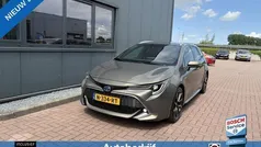 Groen, metallic lak Gebruikt 2019 Toyota Corolla Premium Stationwagen | € 19.950 (Eerlijke prijs)